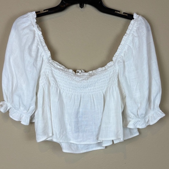NWT Le Lis Collection Ivory Off the Shoulder Puff Sleeve Smocking Crop Top - Picture 6 of 12